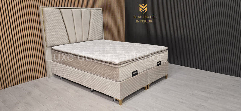 A luxurious 3000 Pocket Sprung Mammoth Room Mattress with a 13-inch thick profile, featuring individually pocketed springs for superior back support. The mattress is designed with a durable, high-end Velvet Border Stitch Jacket, providing both elegance and breathability for ultimate comfort and deep, restorative sleep.