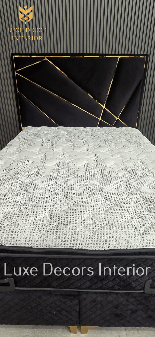 A luxurious 3000 Pocket Sprung Mammoth Room Mattress with a 13-inch thick profile, featuring individually pocketed springs for superior back support. The mattress is designed with a durable, high-end Velvet Border Stitch Jacket, providing both elegance and breathability for ultimate comfort and deep, restorative sleep.