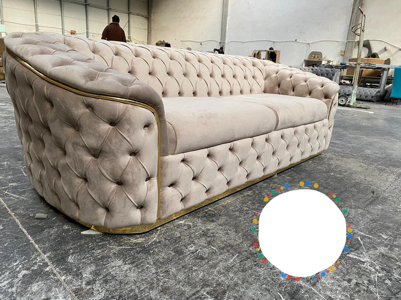 Chrometrimsofa goldtrimsofa velvetsofa dubaisofacollection plushvelvetsofas luxurysofa uniquesofas furniture sofas 3+2sofa homedecor design interiordesign livingroom home furnituredesigns love bespoke bespokesofas velvetsofa 