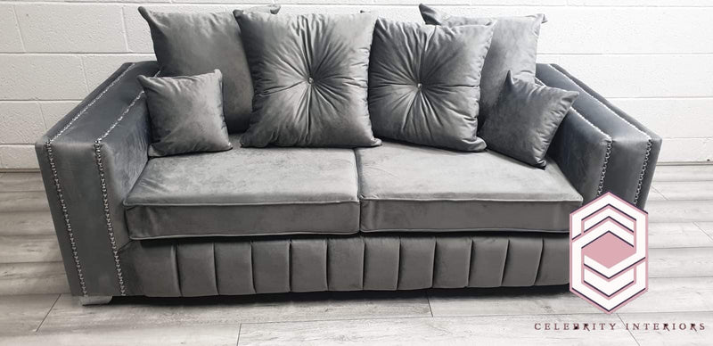 Chromesofa mercurylustro sofa lustro bespoke home homedecor crushedvelvetsofa crushedvelvet 3+2sofa shinysofa sofawithdiamonds interiordesign livingroom furnituredesign furniture fyp trend christinamarone studding beautiful love living couch velvetsofa bespokesofa scatterbackcushions formalbackcushions 