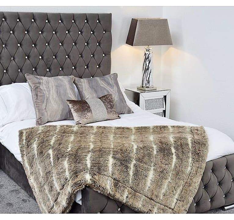 Majestic plush velvet bed Velvet bed bedframe bedstead velvet beds bed double bed kingsize bed singlebed storage bed slatted bed strong bed crushed velvet bed crushed velvet velvet plush velvet fabric bed