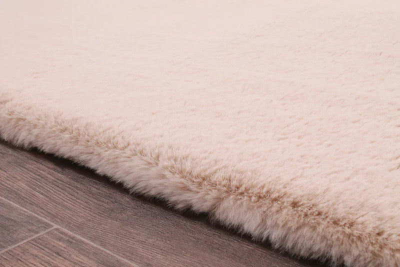 LUXE FAUX FUR RUG PLAIN NATURAL